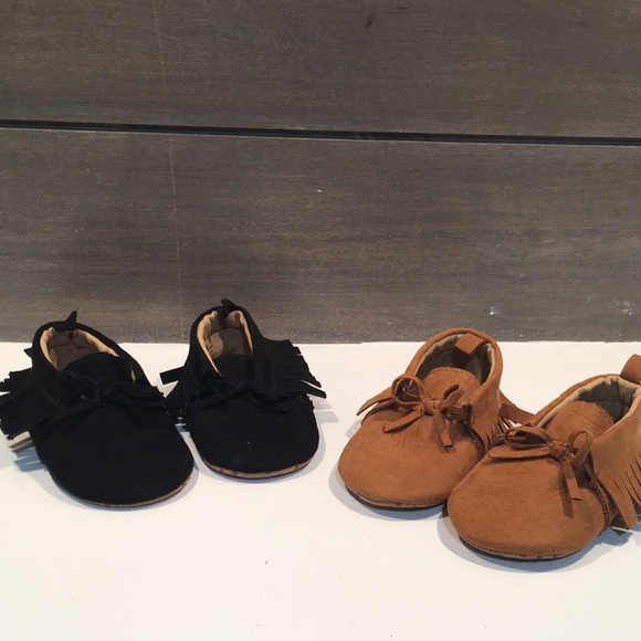 Old Navy Other - Old Navy Moccasins Set of 2 Black & Brown 6-12M